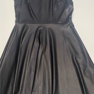 Forever‎ 21 Strapless Black Dress